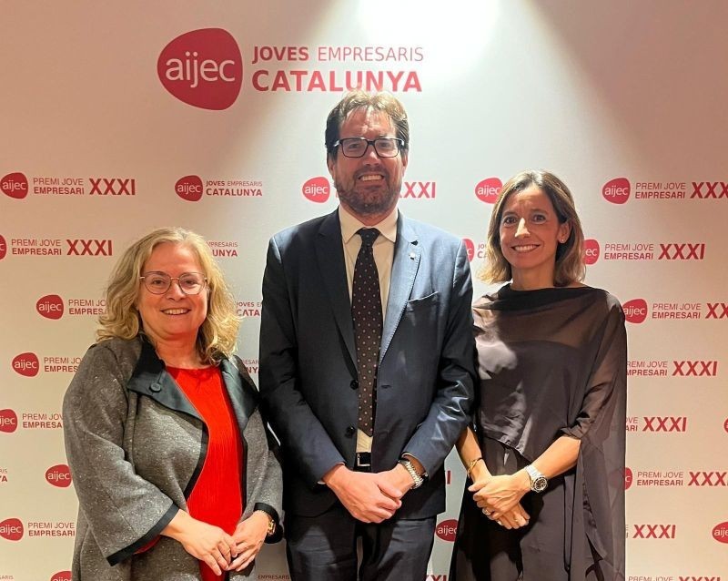 La Universitat colabora con la Asociación de Jóvenes Empresarios de Cataluña